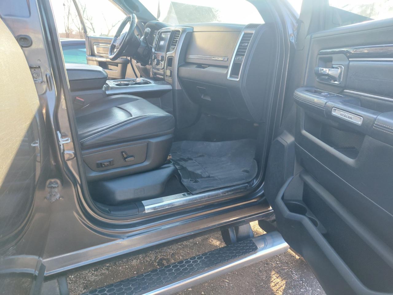 2017 RAM 2500 4WD Crew Cab 149" Limited - Photo #23