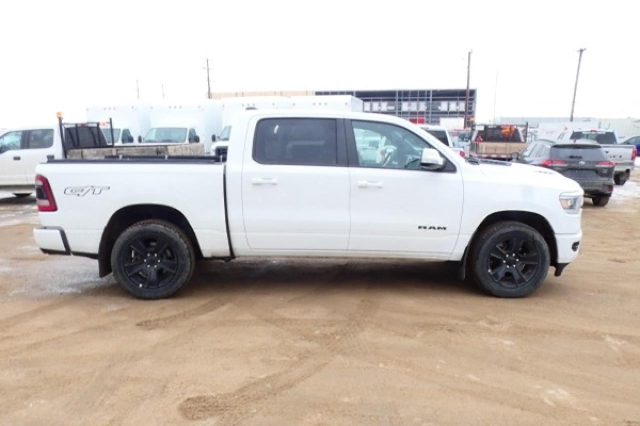 2022 Dodge Ram 1500 Sport e-torque Hybrid 4x4 Crew w/H&C L, NAV, BUC - Photo #5