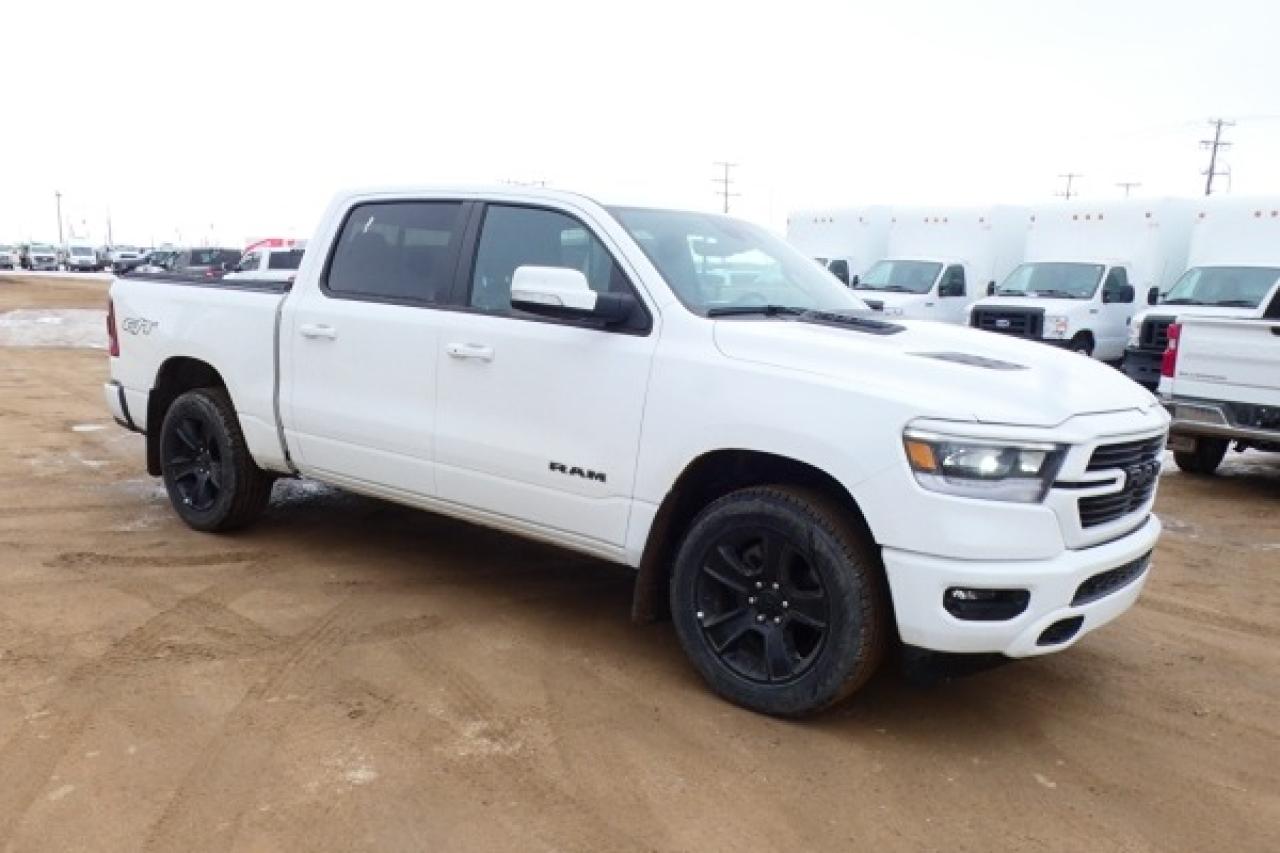 2022 Dodge Ram 1500 Sport e-torque Hybrid 4x4 Crew w/H&C L, NAV, BUC - Photo #4
