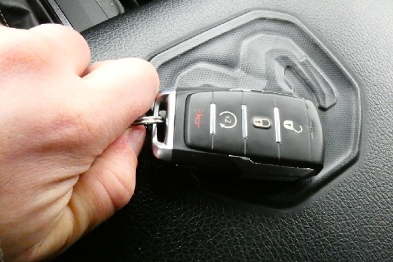 2022 Dodge Ram 1500 Sport e-torque Hybrid 4x4 Crew w/H&C L, NAV, BUC - Photo #20