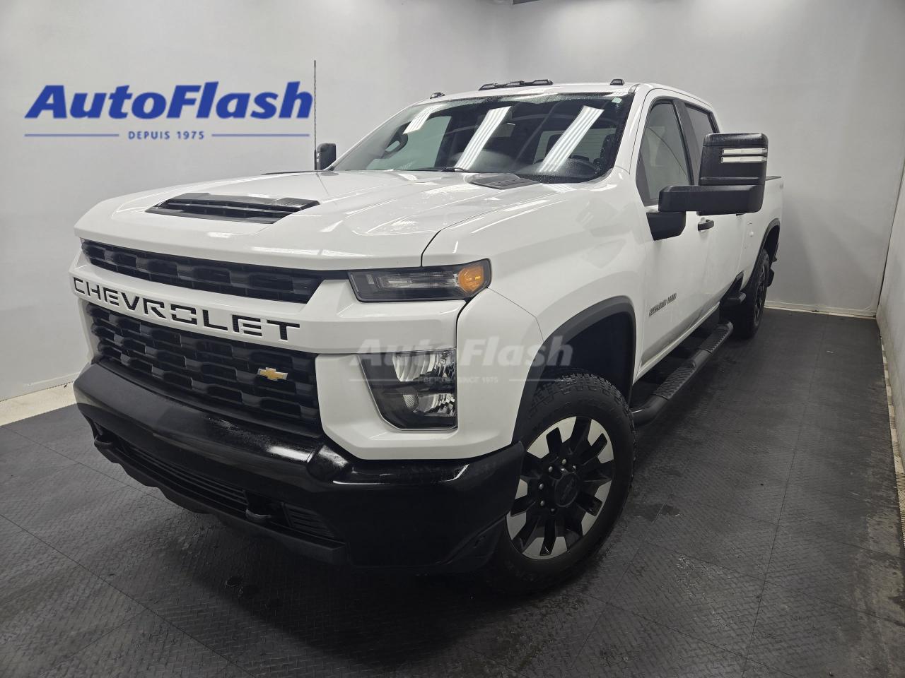 Used 2020 Chevrolet Silverado 2500 HD AWD 2500HD CUSTOM, V8 6.6L, 8' BOX, CAMERA for sale in Saint-Hubert, QC