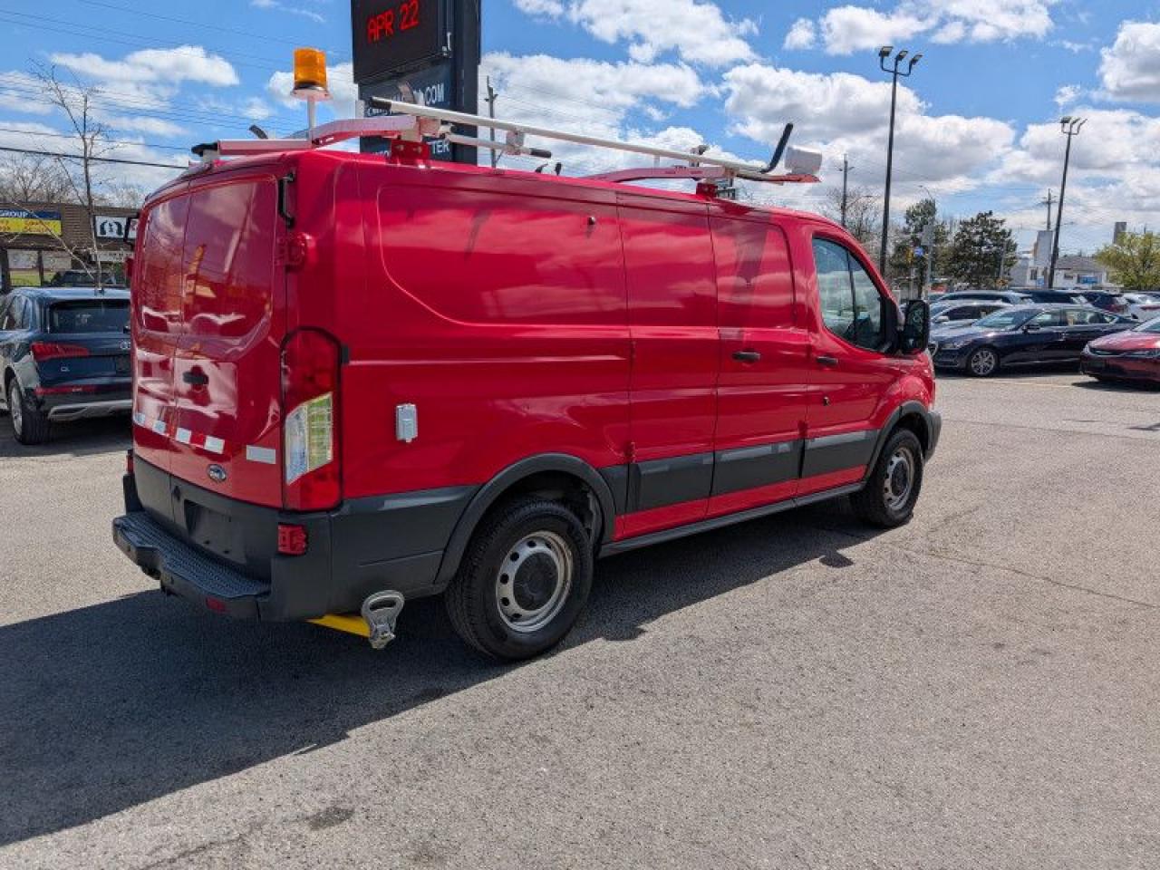 2018 Ford Transit VAN Low Roof  **TRAILER TOW PKG - SYNC** Photo4
