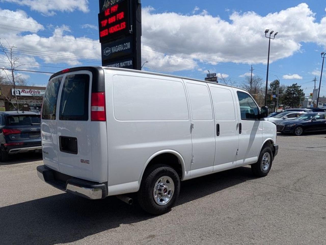 2021 GMC Savana Cargo Van Work Van  **DRIVER CONVENIENCE PKG** Photo4