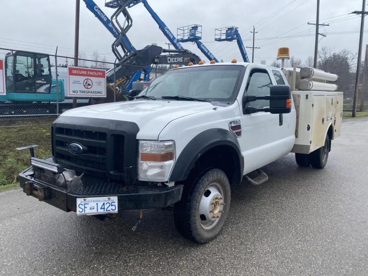 Used 2009 Ford F-350 SD Service Truck SuperCab Dually 4WD Diesel Power Tailgate and Winch for sale in Burnaby, BC