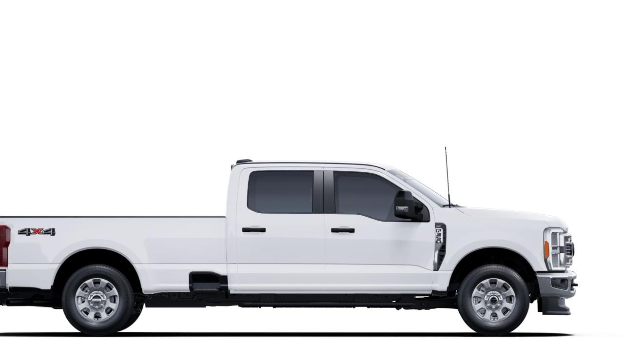 2025 Ford SUPERDUTY F-350® XLT Photo4