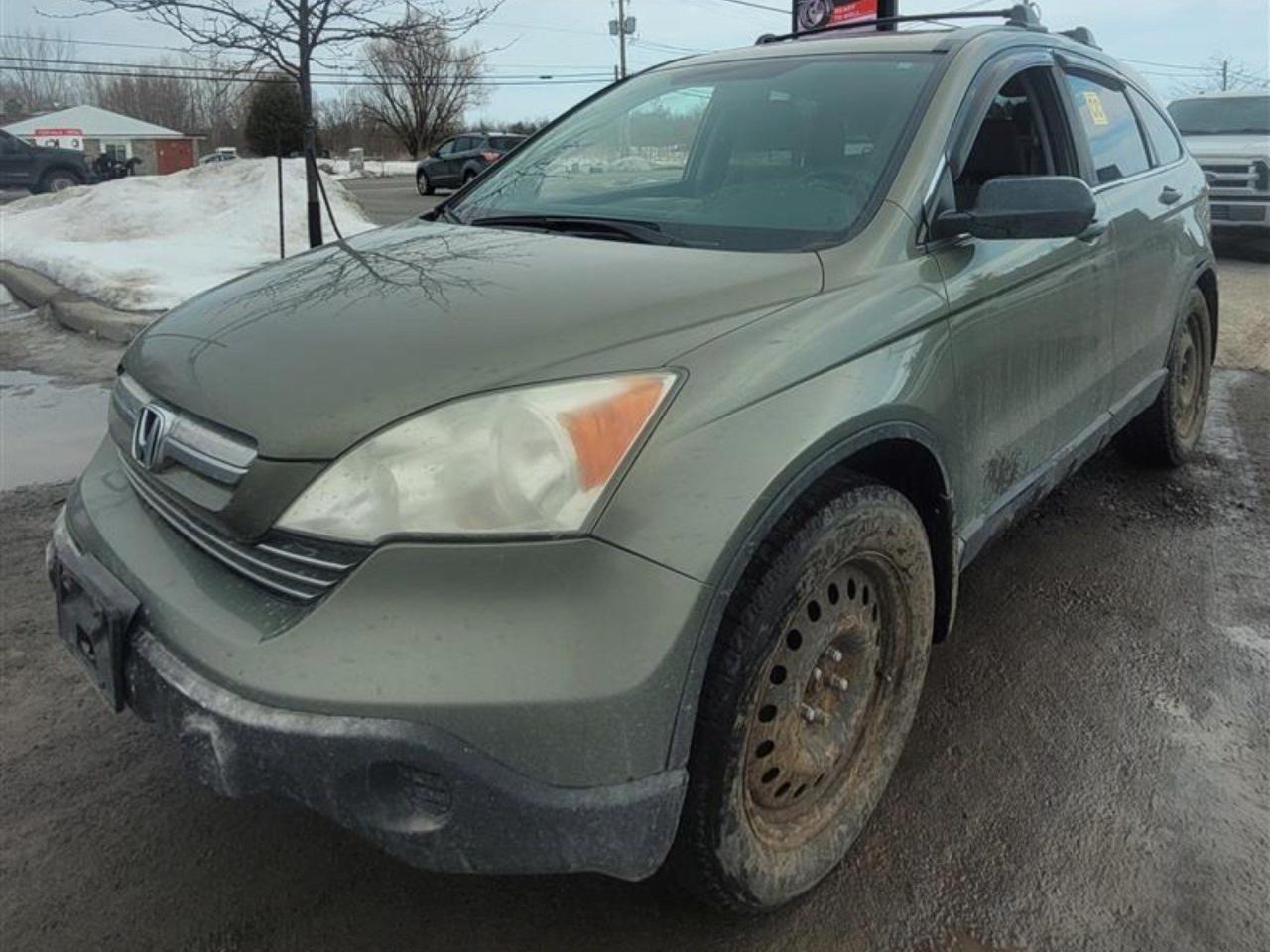 <p>Runs and drive great! has muffler leak, sunroof, good family SUV</p>