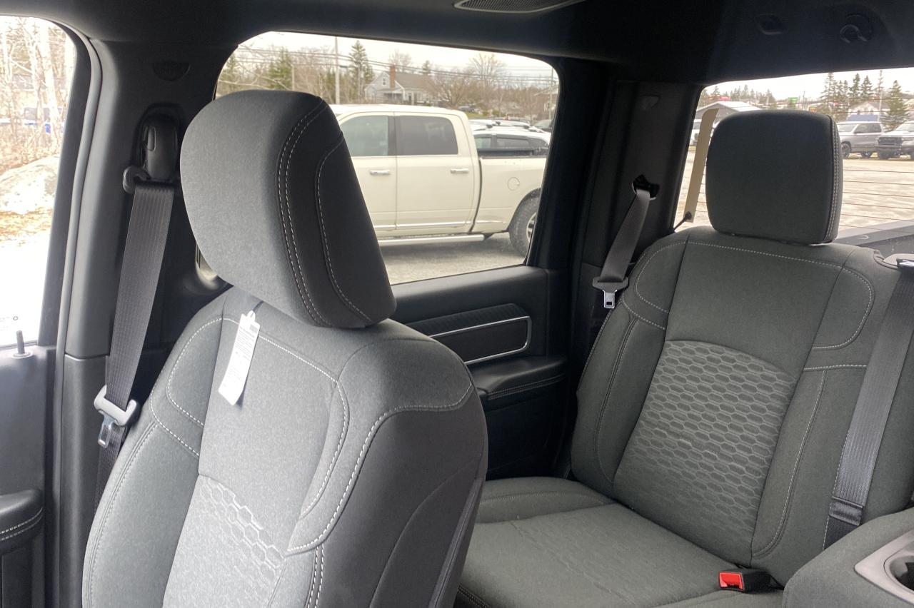 2025 RAM 2500 Big Horn 4x4 Crew Cab 6'4" Box Photo21