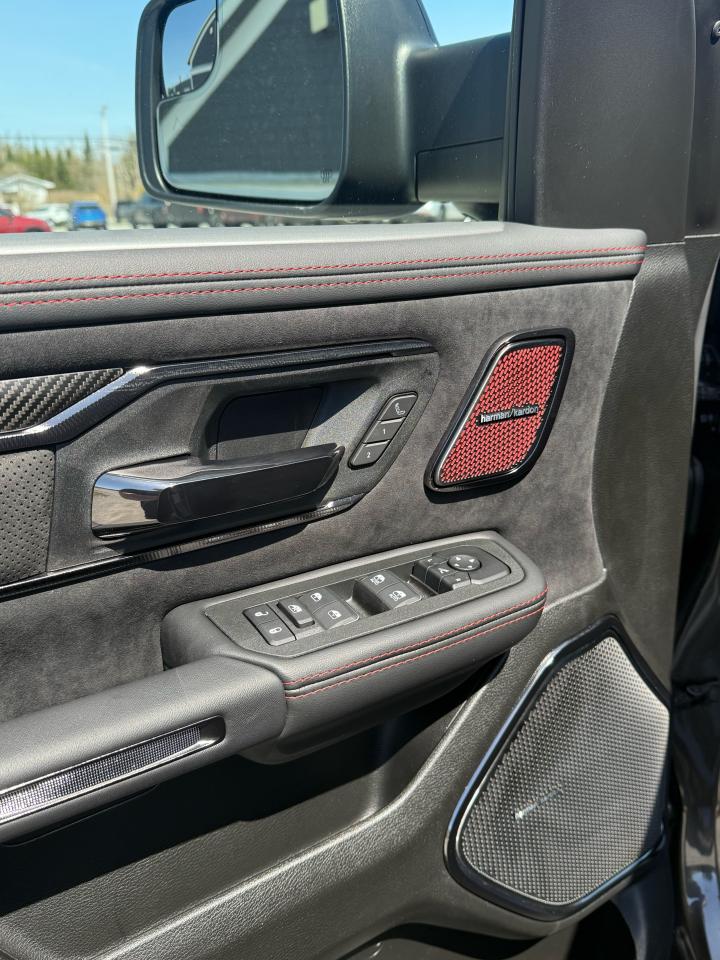 2025 RAM 1500 RHO 4X4 CREW CAB 5'7" BOX Photo44