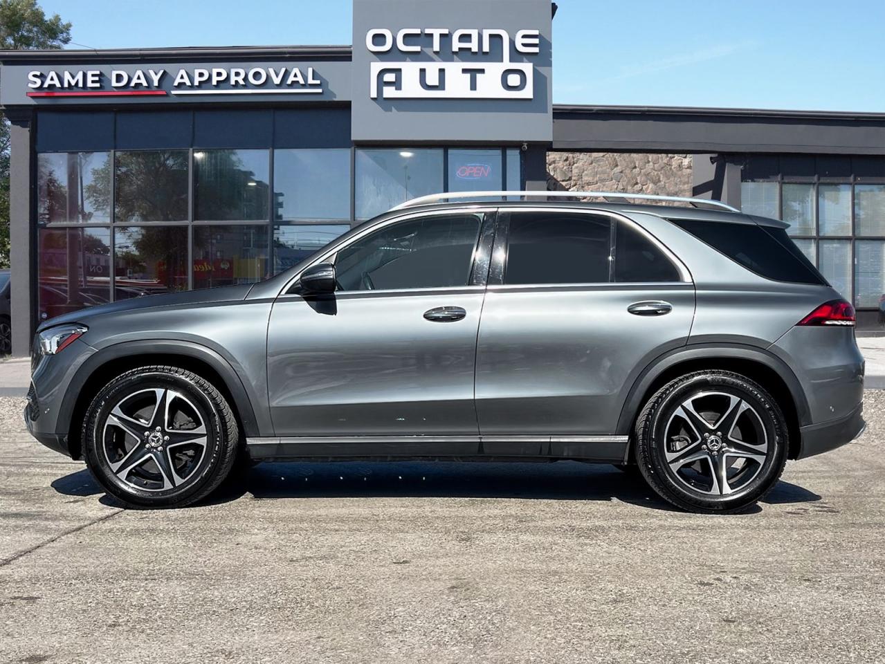2022 Mercedes-Benz GLE-Class GLE 450 4MATIC Hybrid - Photo #3