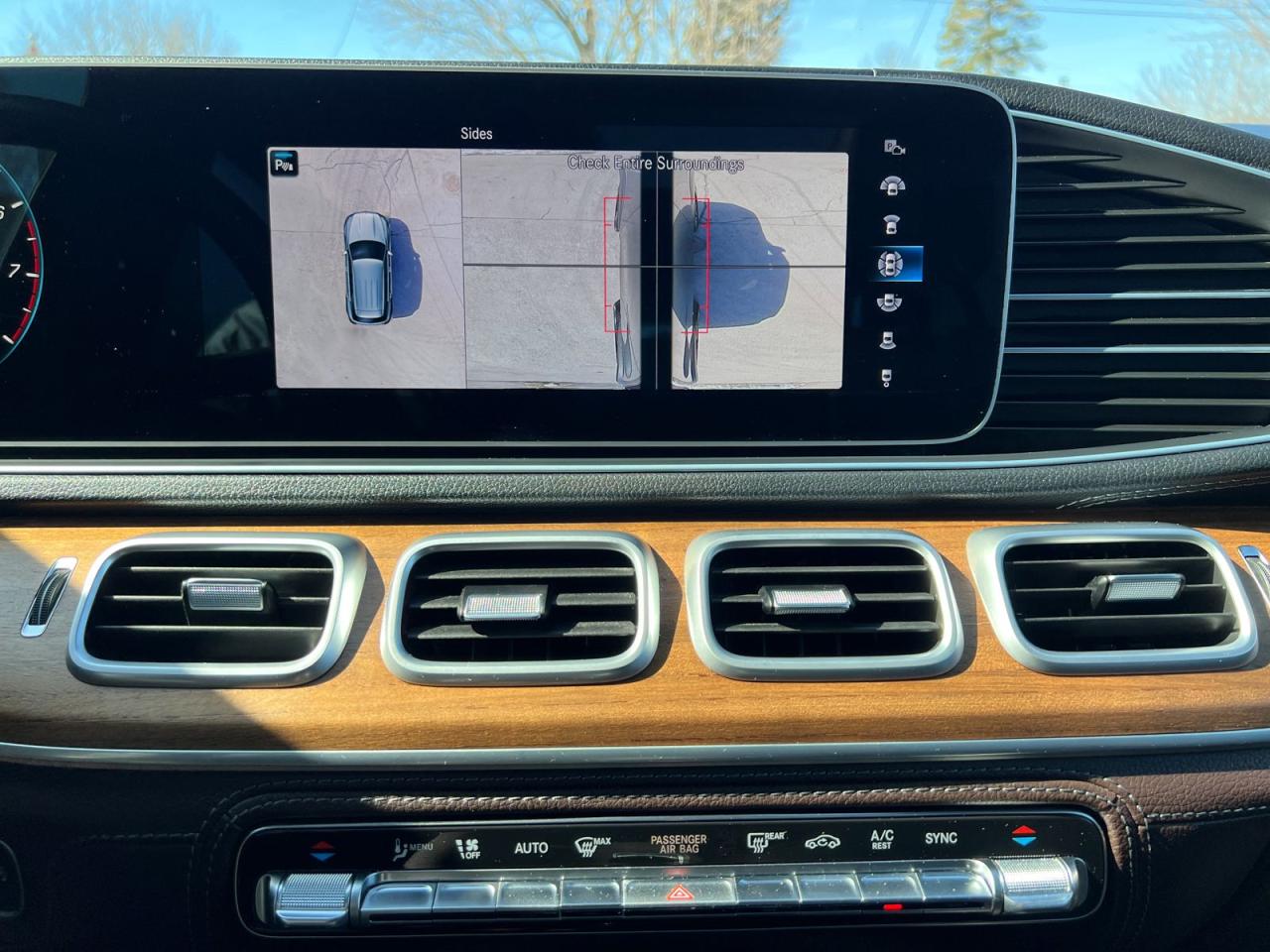 2022 Mercedes-Benz GLE-Class GLE 450 4MATIC Hybrid - Photo #36
