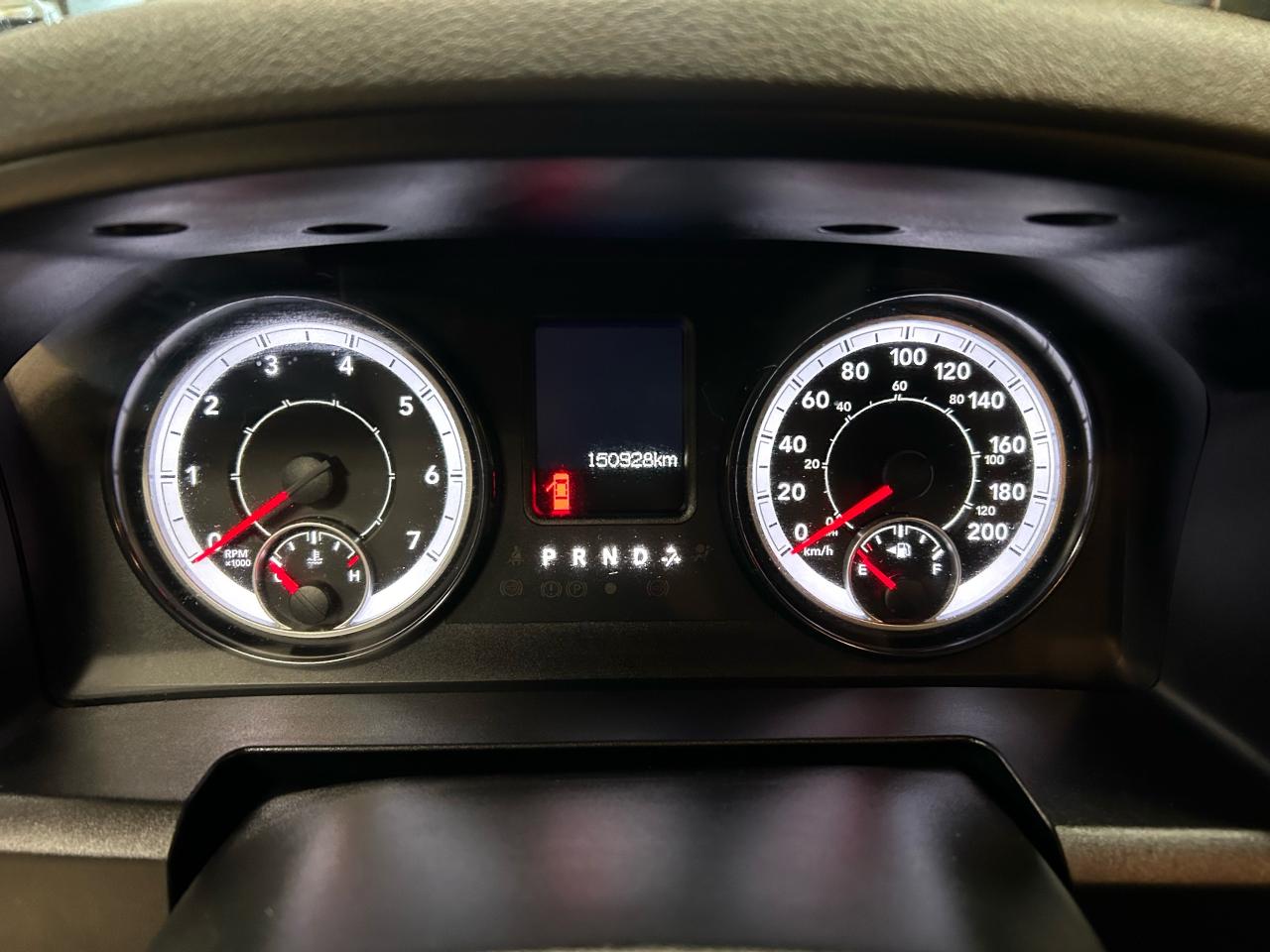 2019 RAM 1500 Classic EXPRESS - Photo #9
