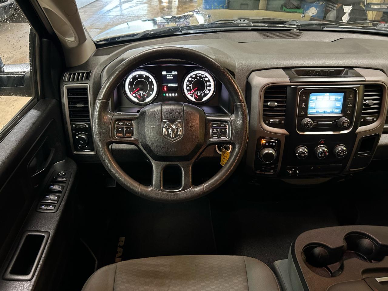 2019 RAM 1500 Classic EXPRESS - Photo #15