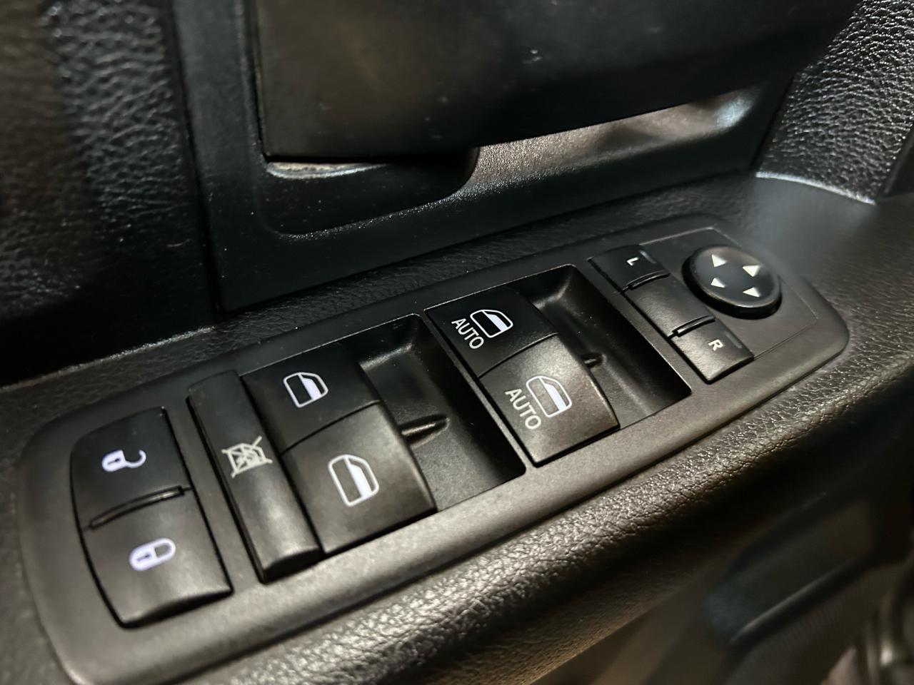 2019 RAM 1500 Classic EXPRESS - Photo #13