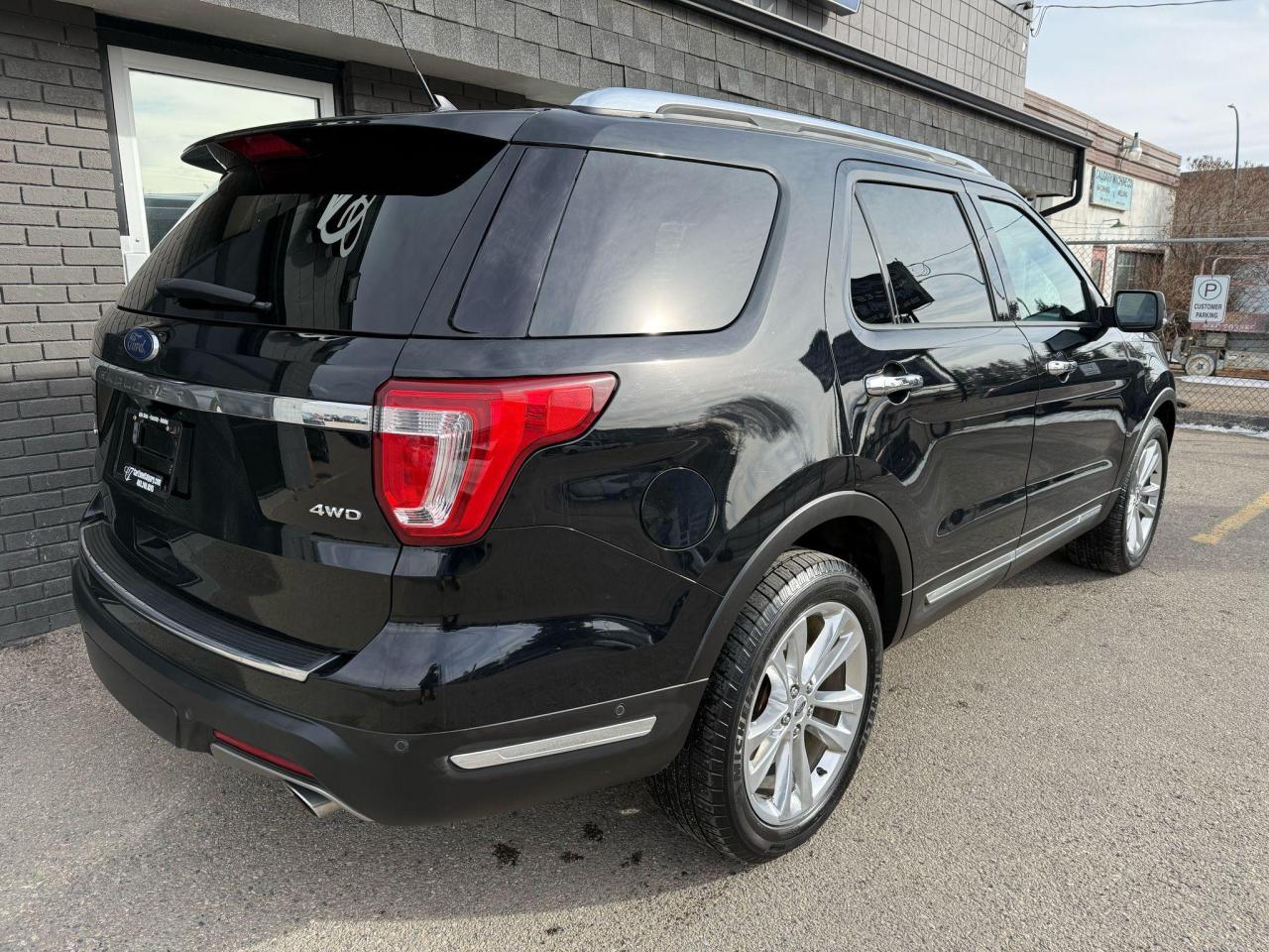 2018 Ford Explorer Limited 4WD - Photo #3