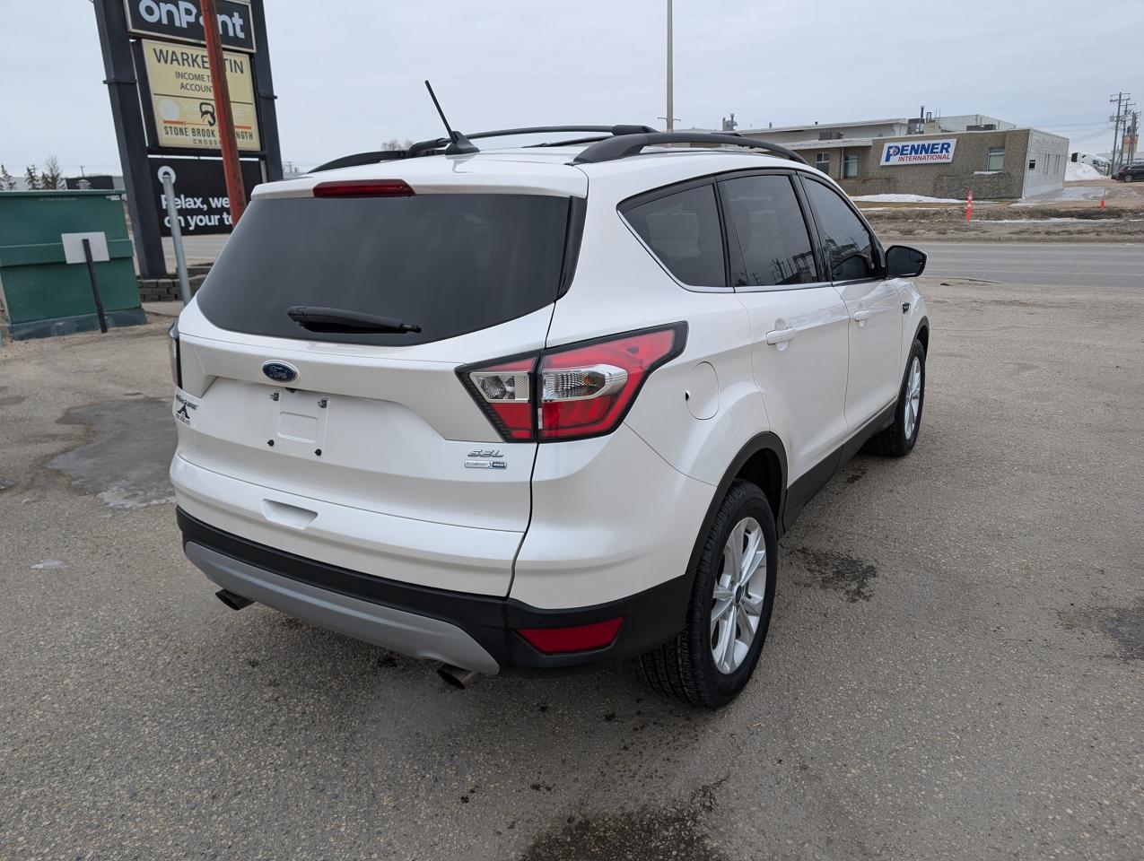 2018 Ford Escape  - Photo #4