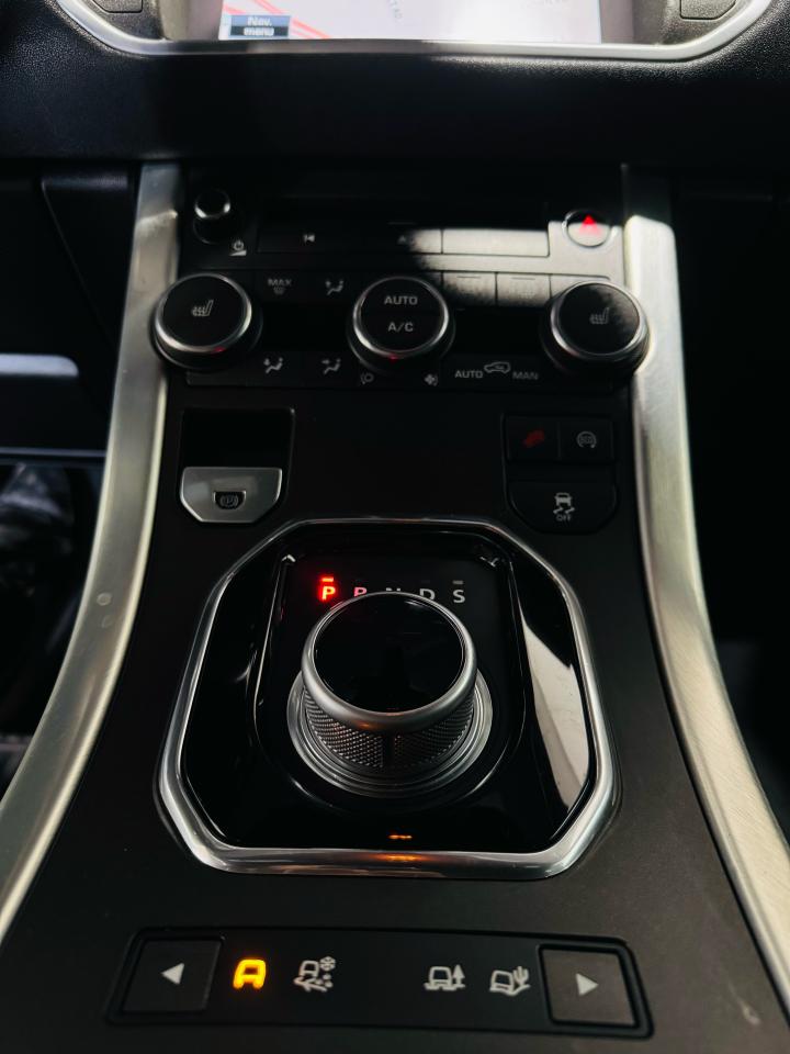 2015 Land Rover Range Rover Evoque Pure Premium - Photo #16