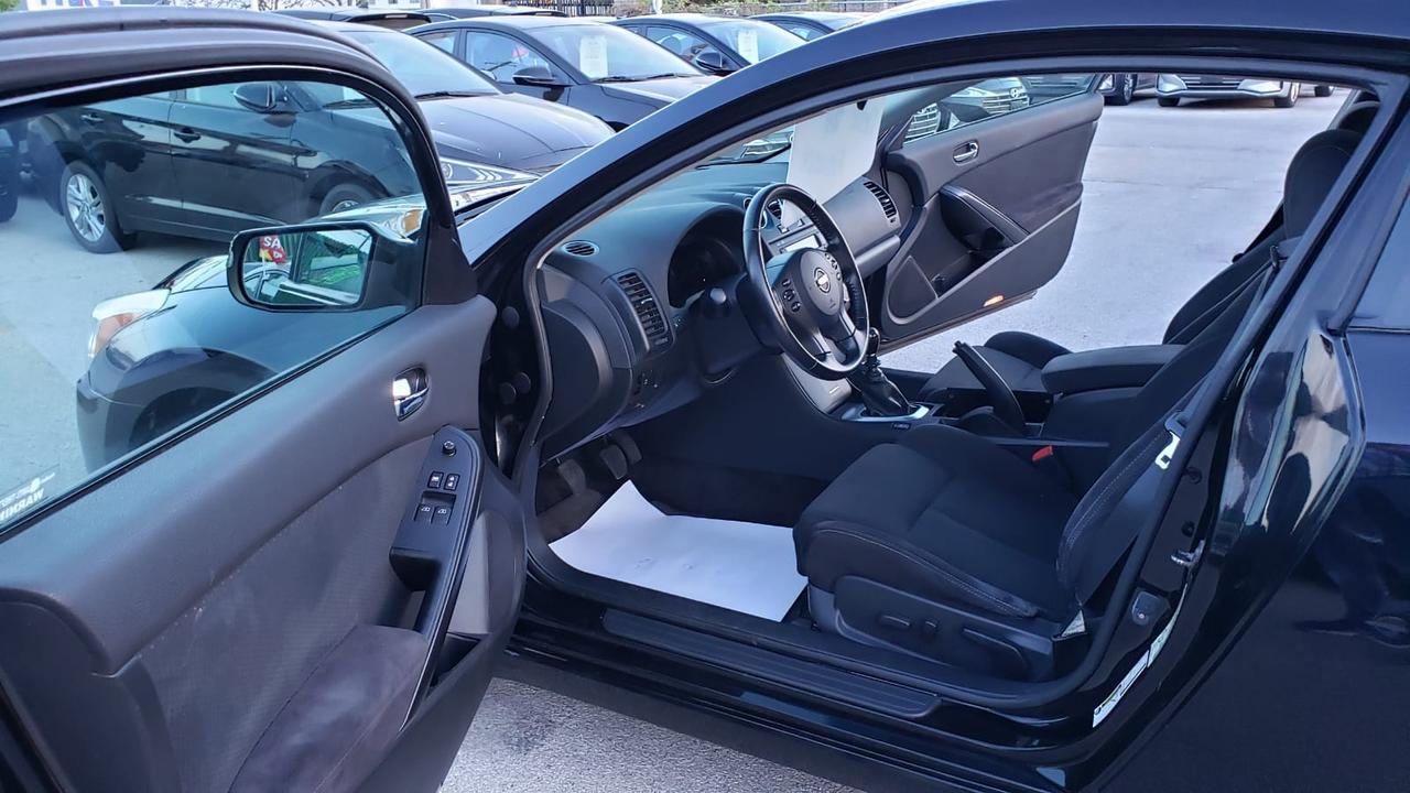 2010 Nissan Altima 2.5 S Photo