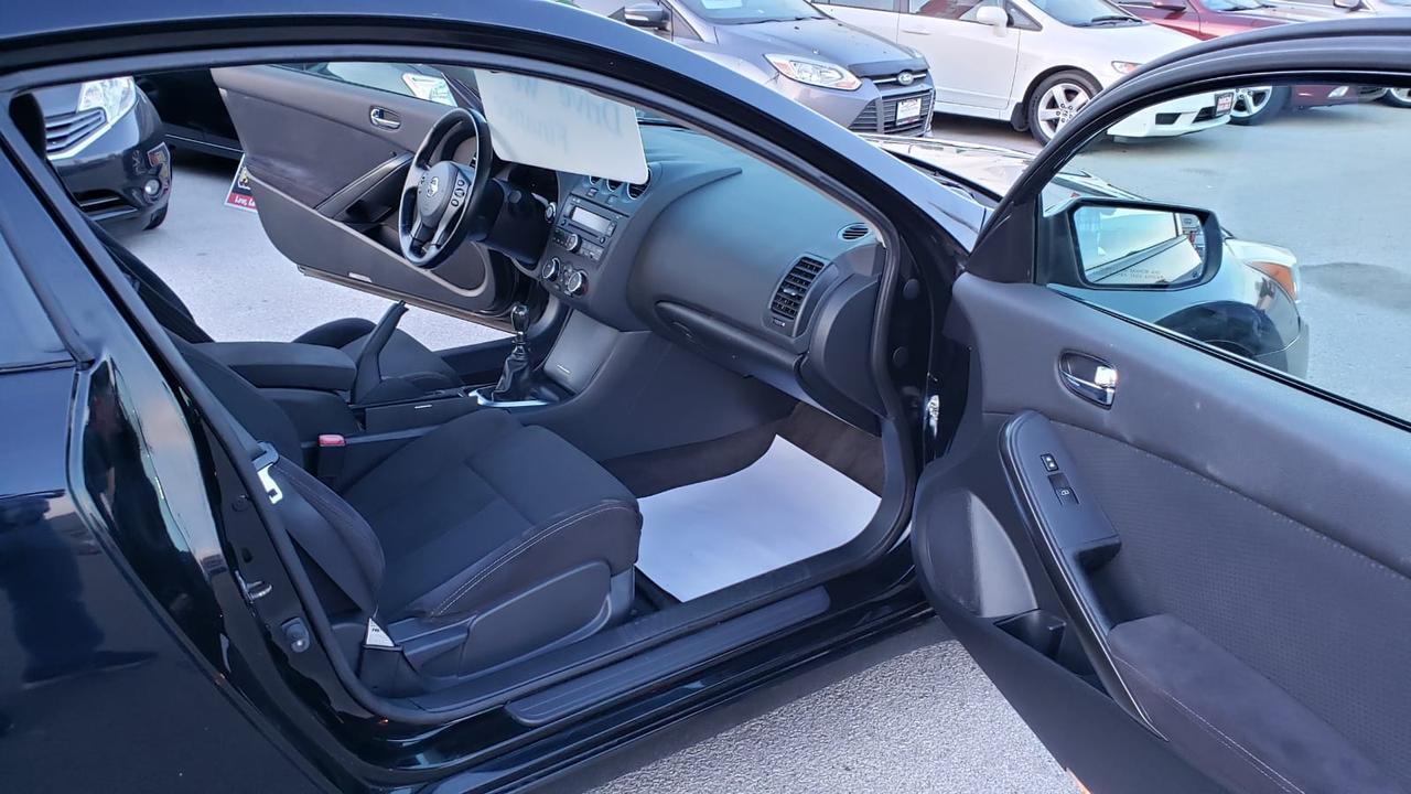 2010 Nissan Altima 2.5 S Photo