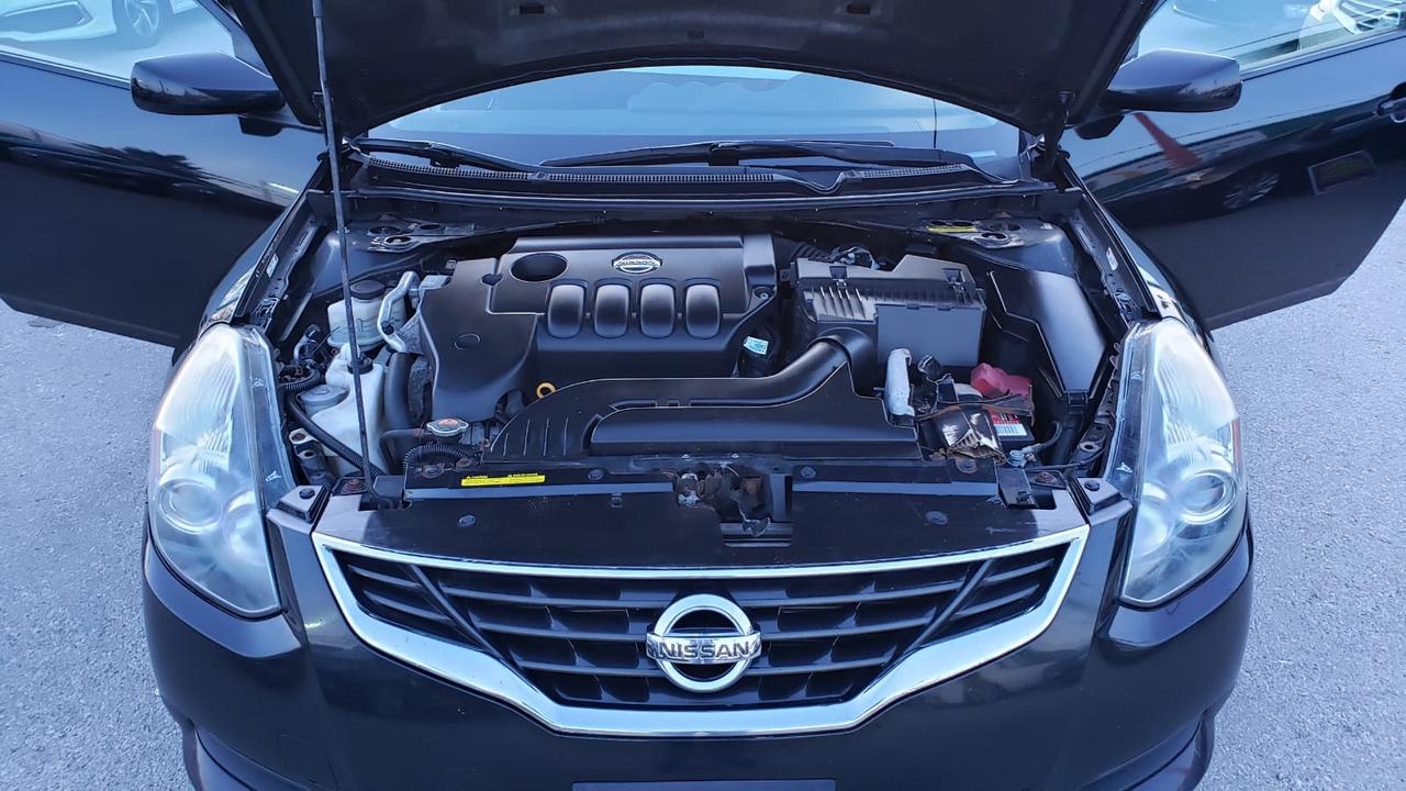 2010 Nissan Altima 2.5 S Photo