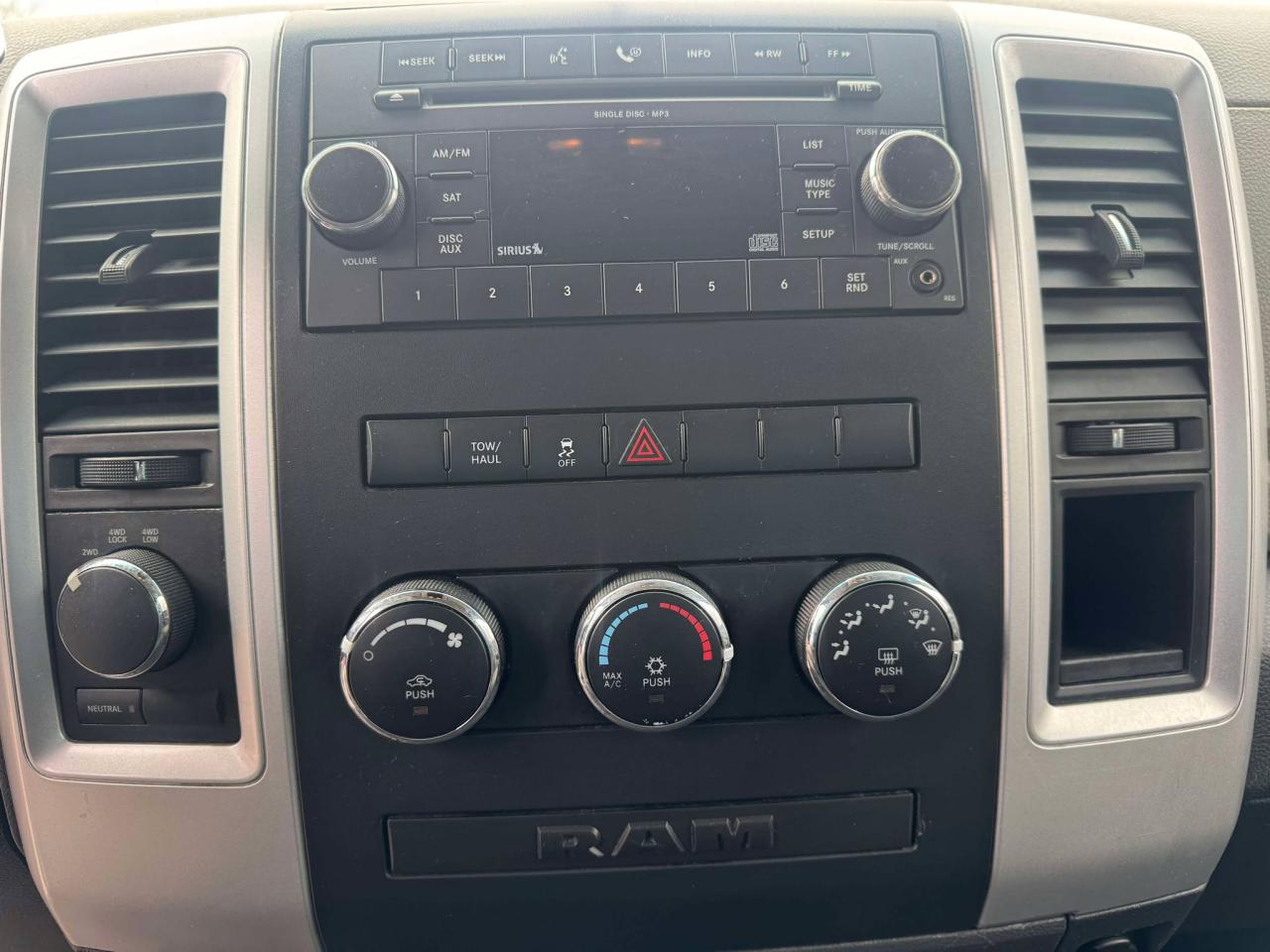 2011 RAM 1500 4WD Quad Cab 140.5" SLT - Photo #16