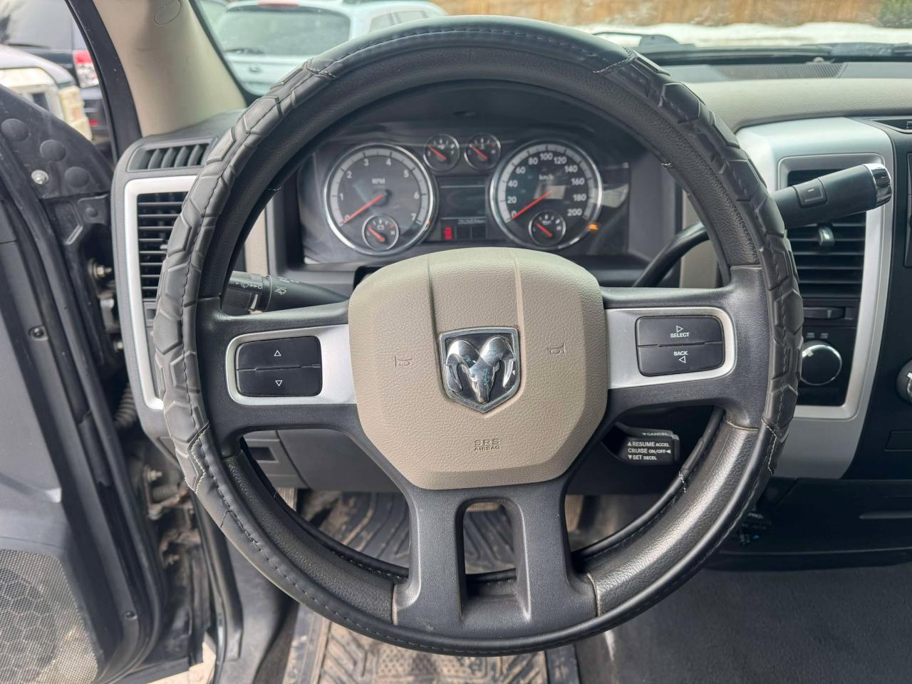 2011 RAM 1500 4WD Quad Cab 140.5" SLT - Photo #15
