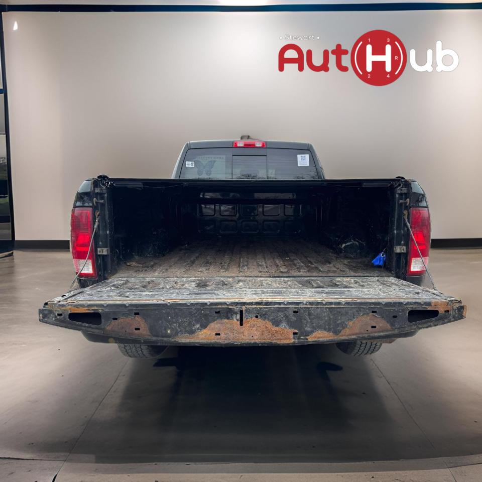 2011 RAM 1500 4WD Quad Cab 140.5" SLT - Photo #10
