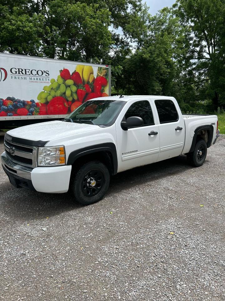 2011 Chevrolet Silverado 1500  - Photo #2
