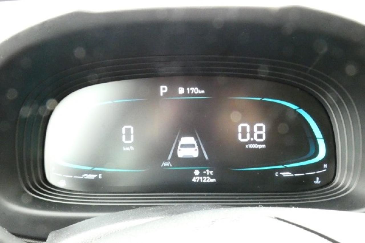 2023 Hyundai Venue Essential IVT w/Htd cloth seats - Photo #13