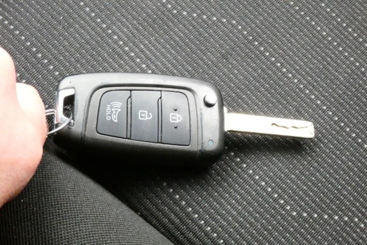 2023 Hyundai Venue Essential IVT w/Htd cloth seats - Photo #18
