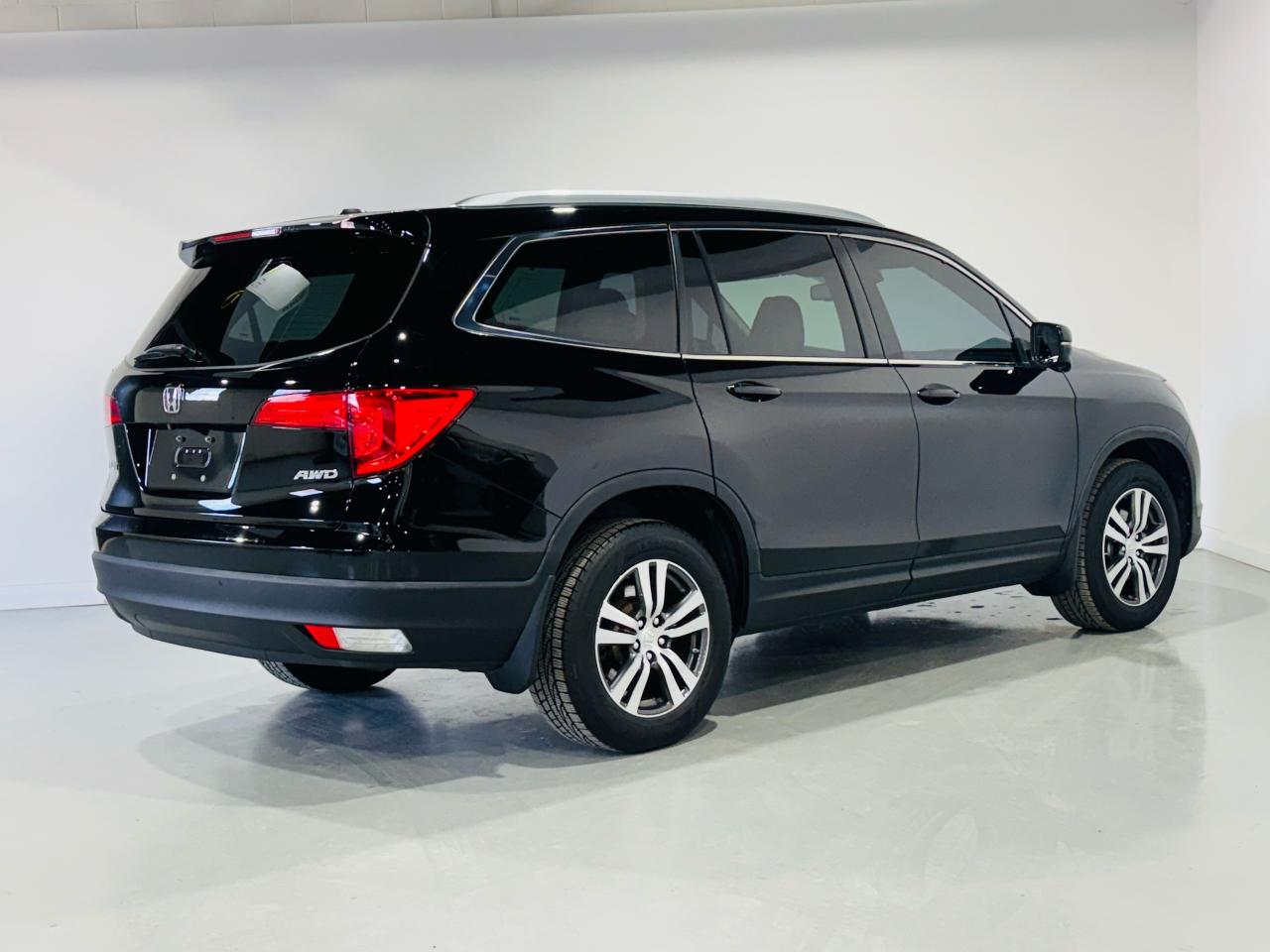 2017 Honda Pilot EX-L AWD - Photo #5