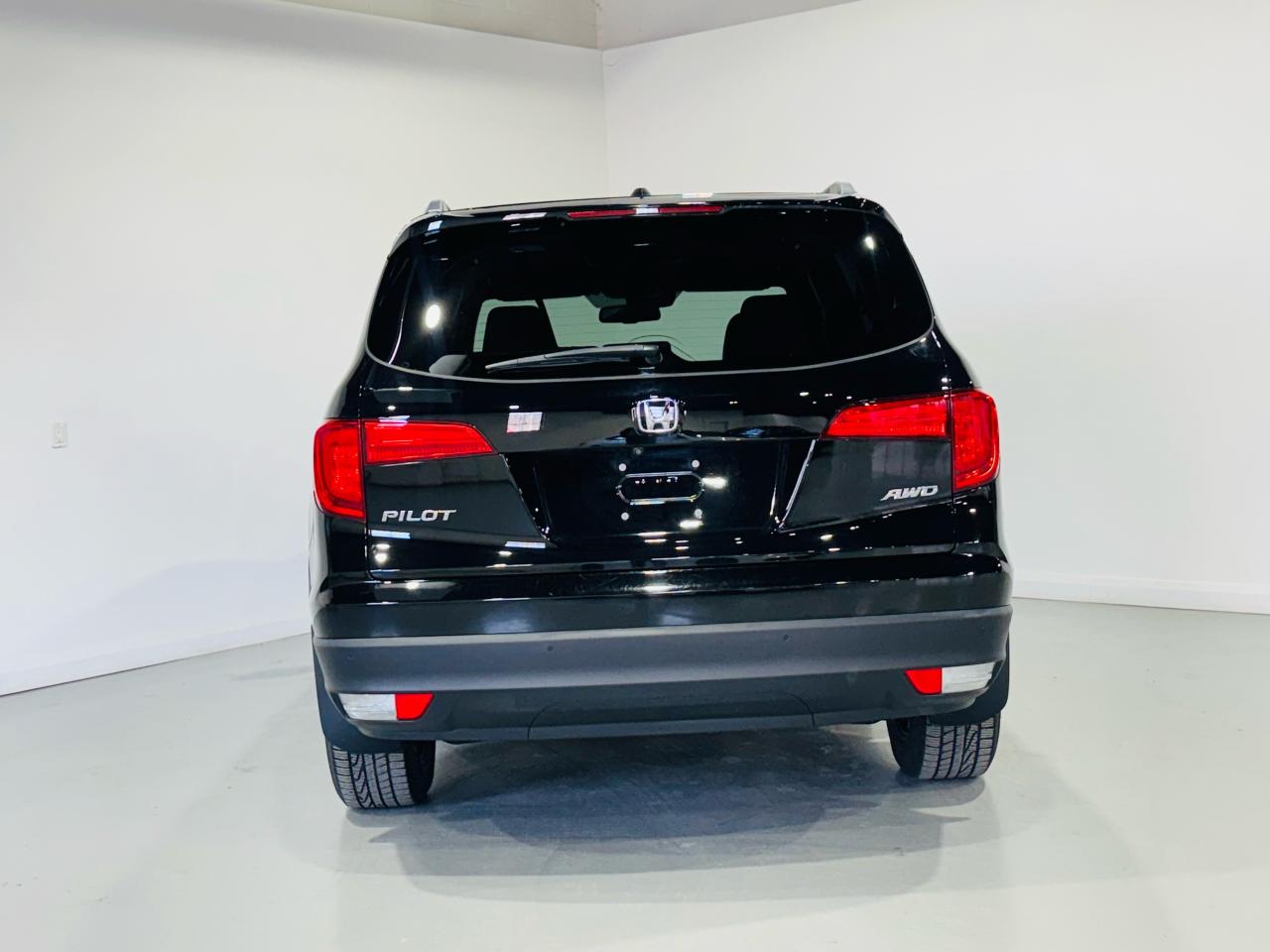 2017 Honda Pilot EX-L AWD - Photo #6