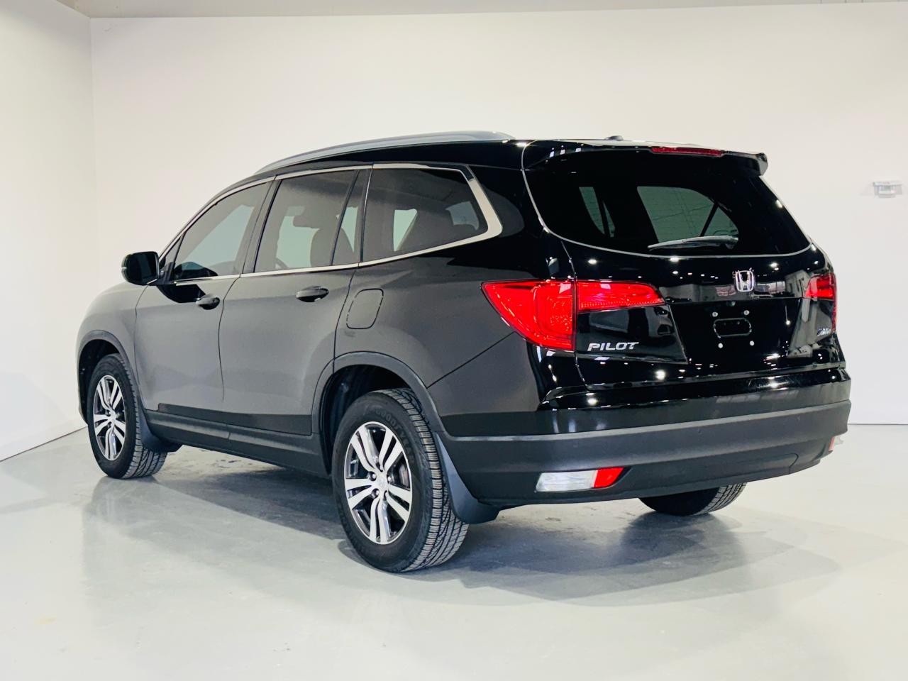 2017 Honda Pilot EX-L AWD - Photo #7