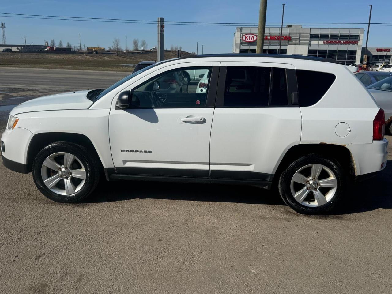 2012 Jeep Compass CERTIFIED, Sport, 4WD, NO ACCIDENTS, WELL MAINTAINED - Photo #2