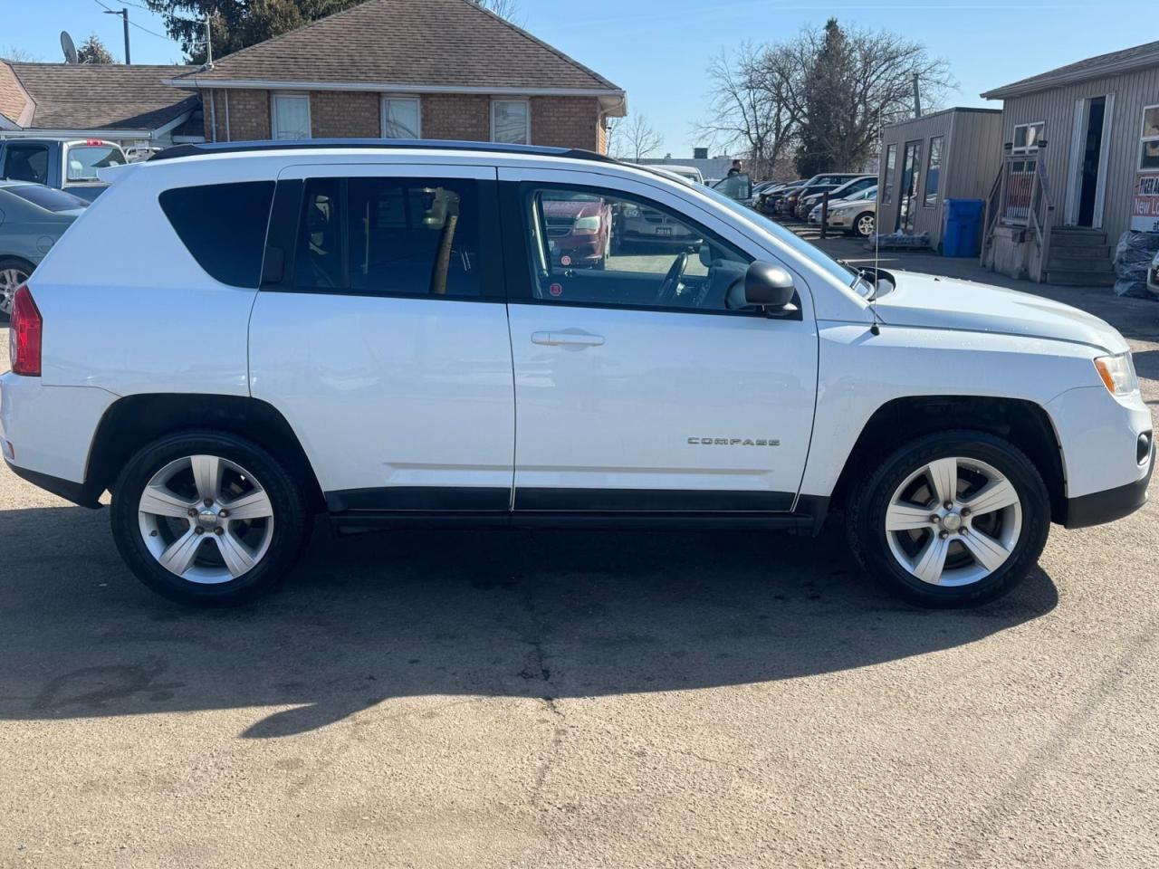 2012 Jeep Compass CERTIFIED, Sport, 4WD, NO ACCIDENTS, WELL MAINTAINED - Photo #6