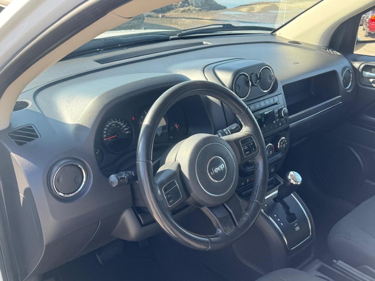 2012 Jeep Compass CERTIFIED, Sport, 4WD, NO ACCIDENTS, WELL MAINTAINED - Photo #12