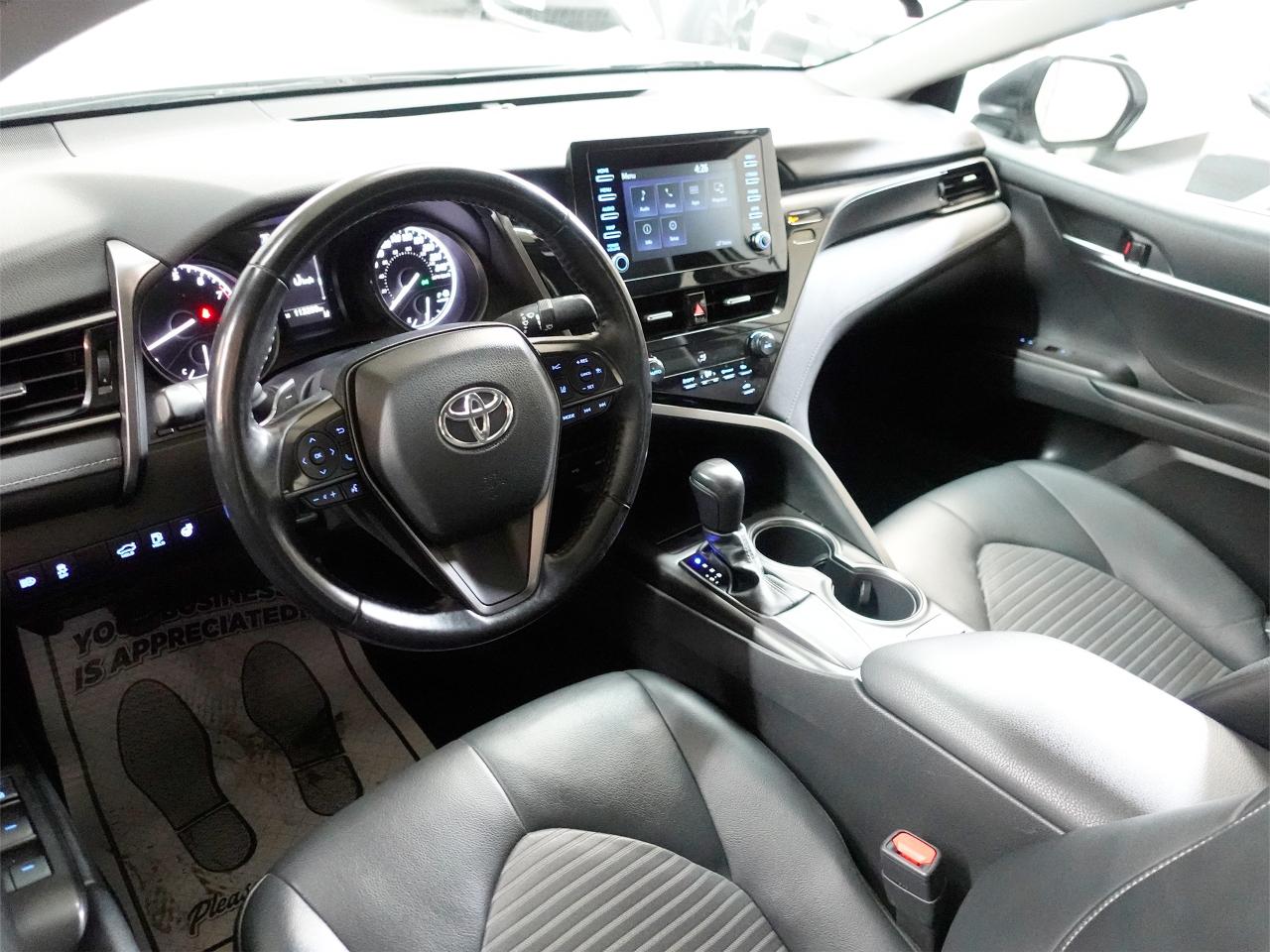 2022 Toyota Camry SE | Leather | LaneDep | Heated Seats | CarPlay