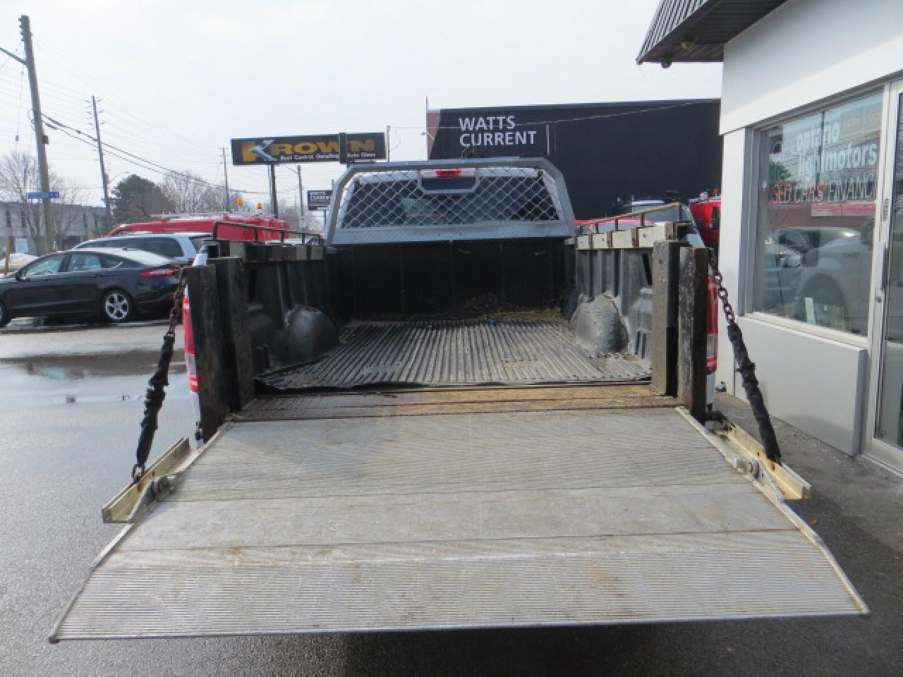 2016 Ford F-150 CERTIFIED, 4X4, 8CYL, 8 FEET BOX, POWER LIFT GATE - Photo #8