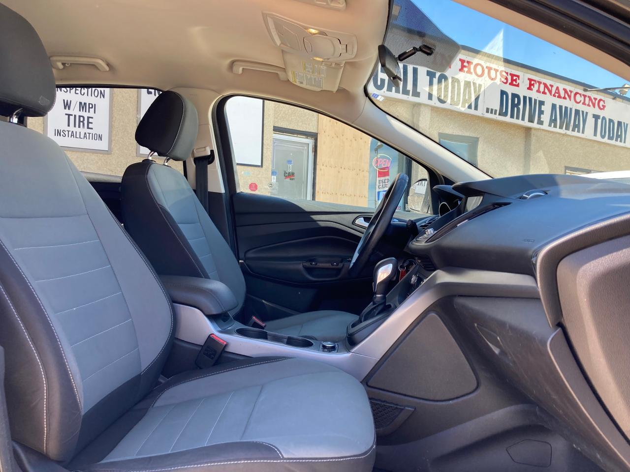 2016 Ford Escape FWD 4dr SE - Photo #9