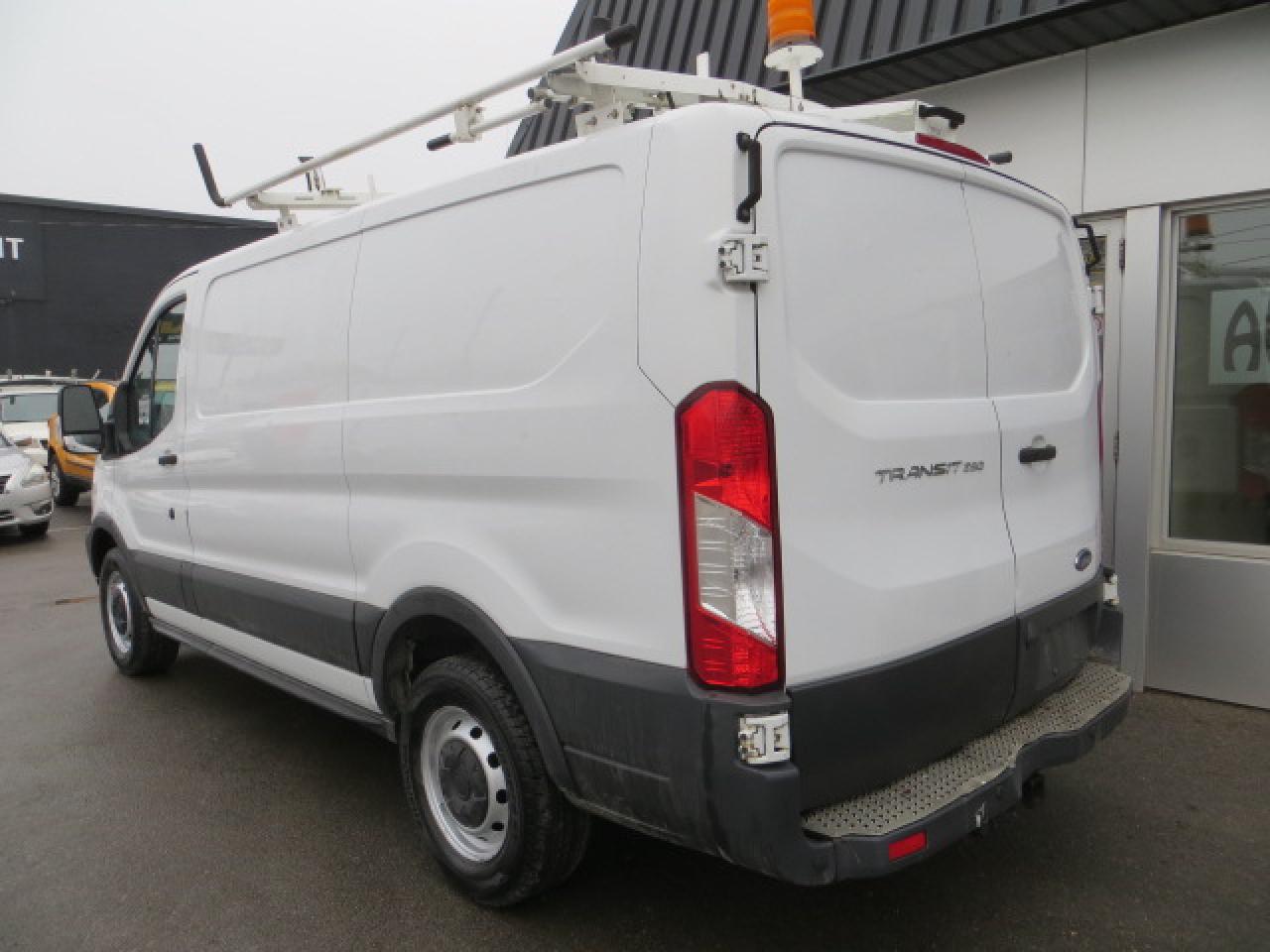 2015 Ford Transit Cargo Van CERTIFIED,T-250,3.7L,SHELVING,LADDER RACK,INVERTER - Photo #5