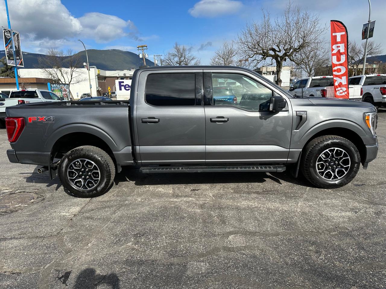 2022 Ford F-150 XLT Photo3