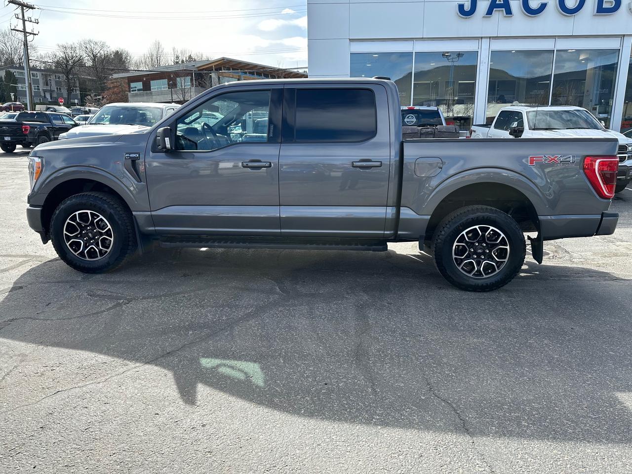 2022 Ford F-150 XLT Photo5