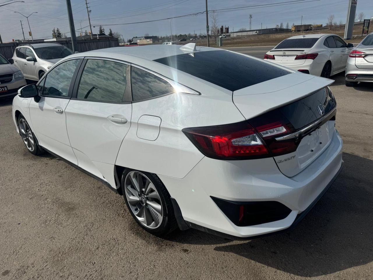 2018 Honda Clarity TOURING, PLUG IN HYBRID, ONLY 49KMS, LOADED, CERT - Photo #3