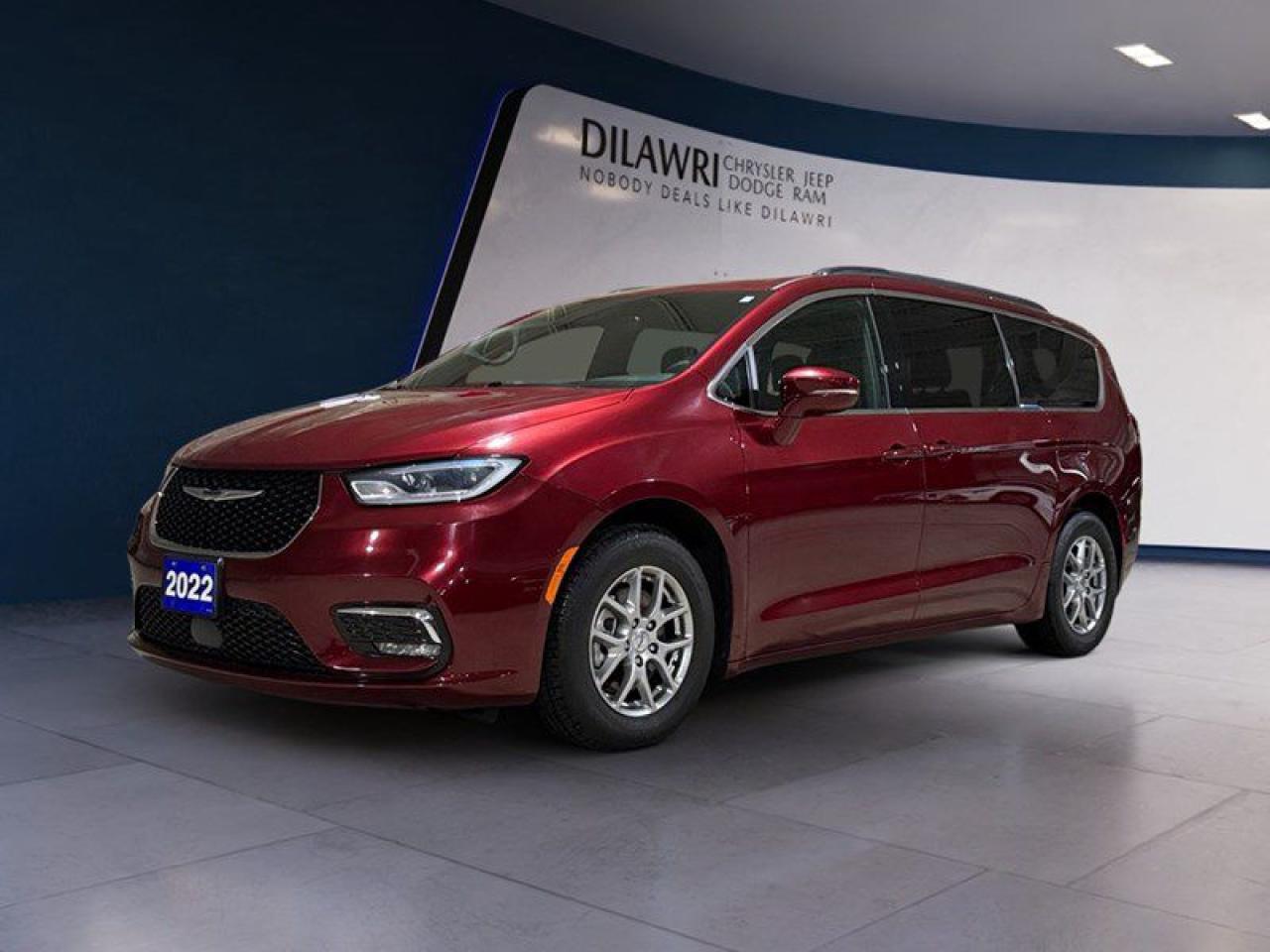 Used 2022 Chrysler Pacifica Touring FWD for sale in Nepean, ON