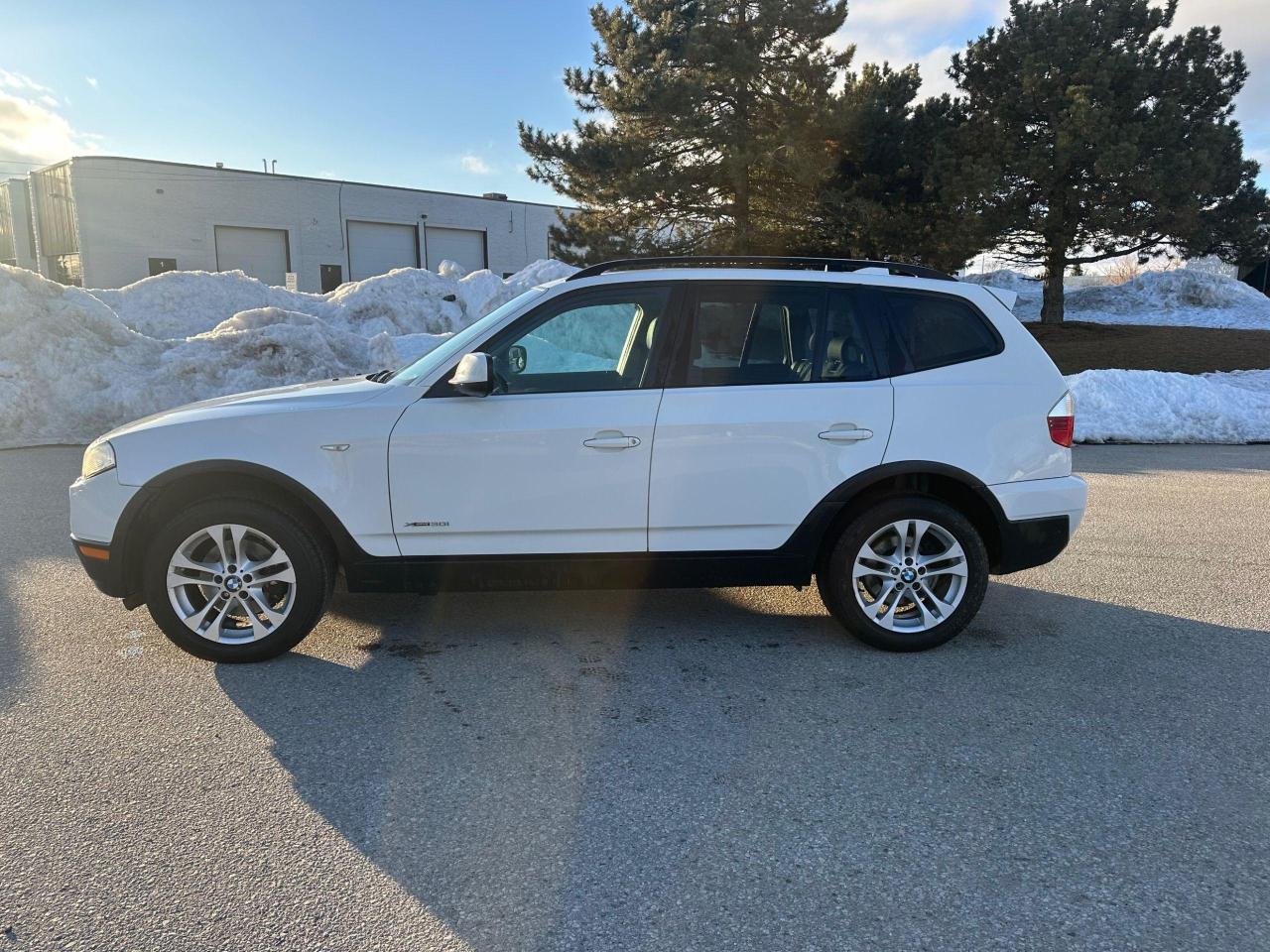 2010 BMW X3 XDRIVE - CLEAN CARFAX - 128000KM - Photo #4