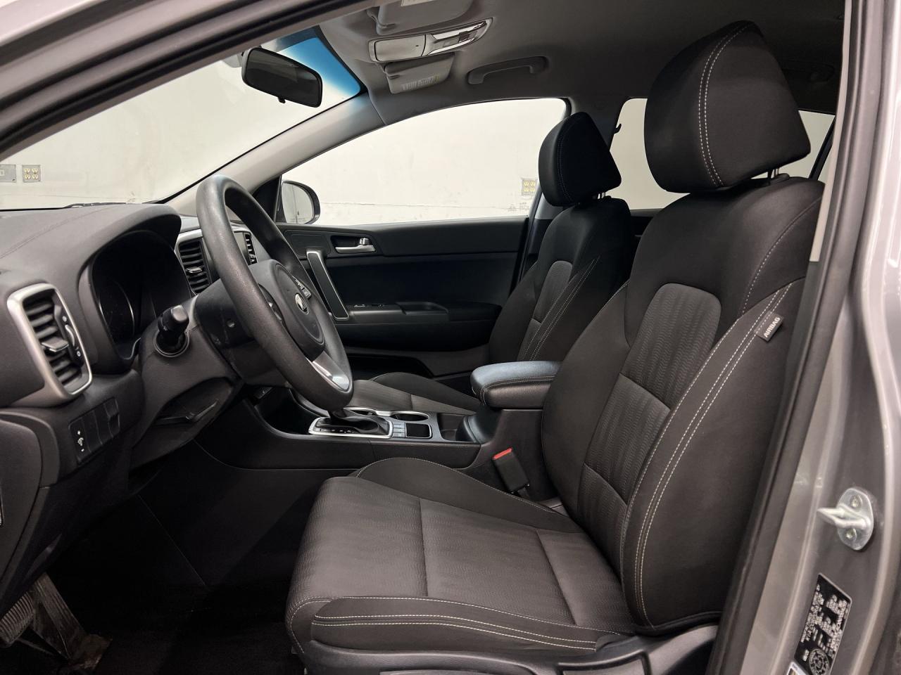 2022 Kia Sportage AWD | ONLY 36,000 KMS! | CARPLAY/AUTO | HTD SEATS Photo