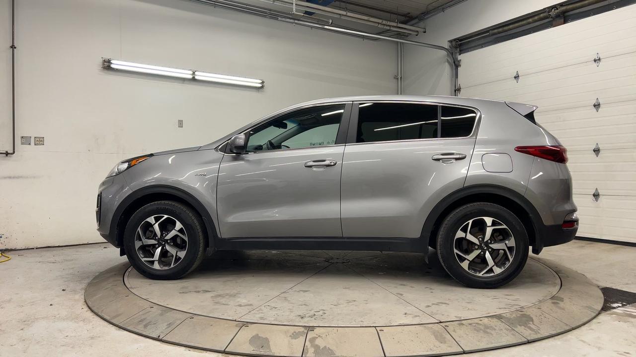 2022 Kia Sportage AWD | ONLY 36,000 KMS! | CARPLAY/AUTO | HTD SEATS Photo4