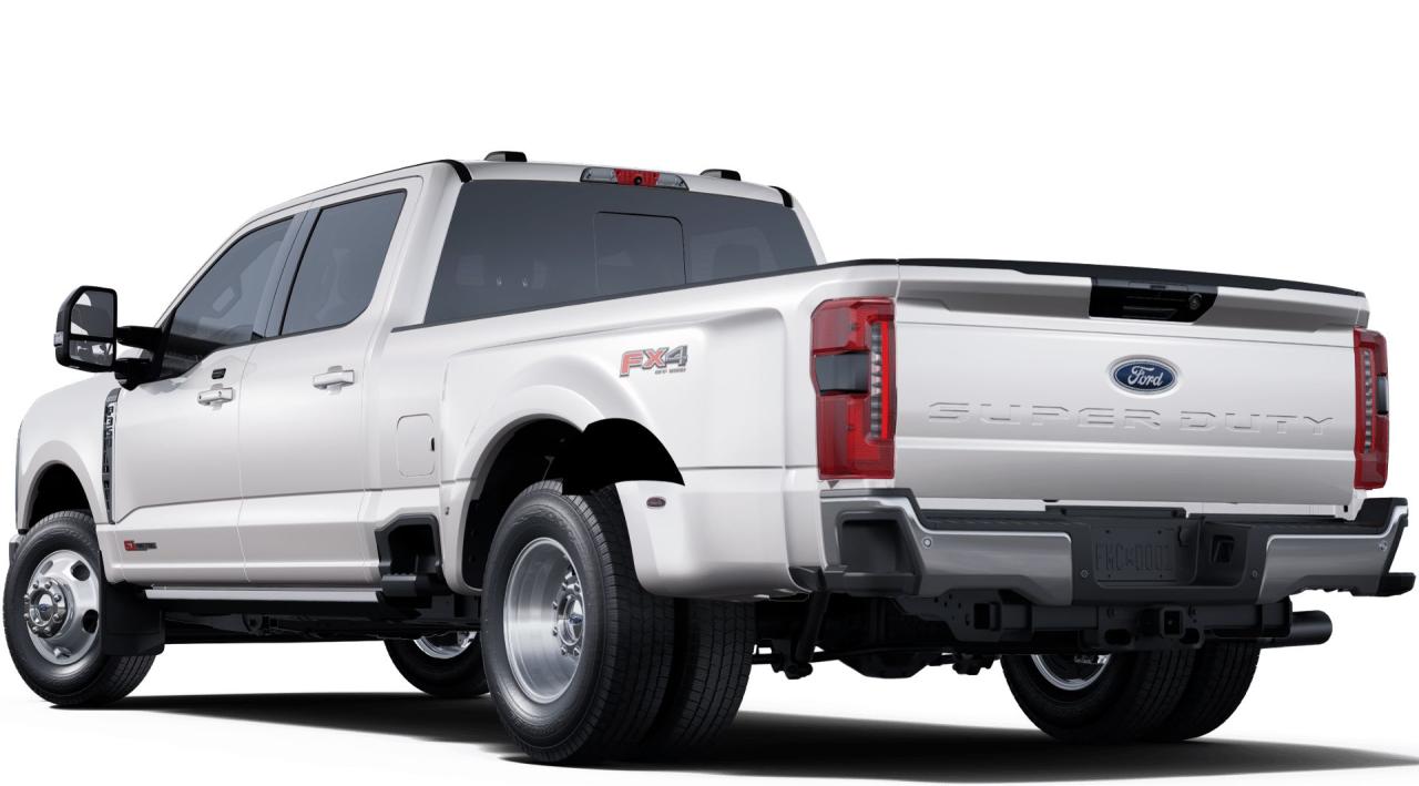 2025 Ford SUPERDUTY F-350® Lariat® Photo