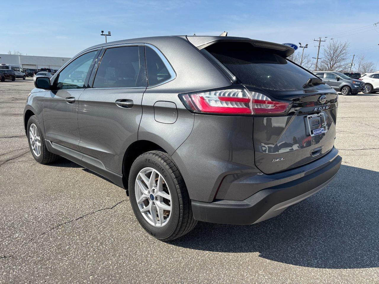 2022 Ford Edge SEL Photo