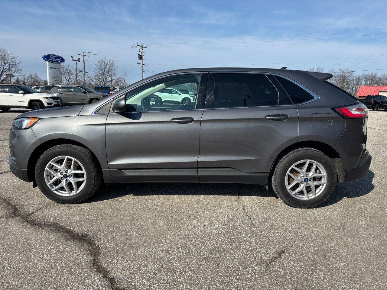 2022 Ford Edge SEL Photo