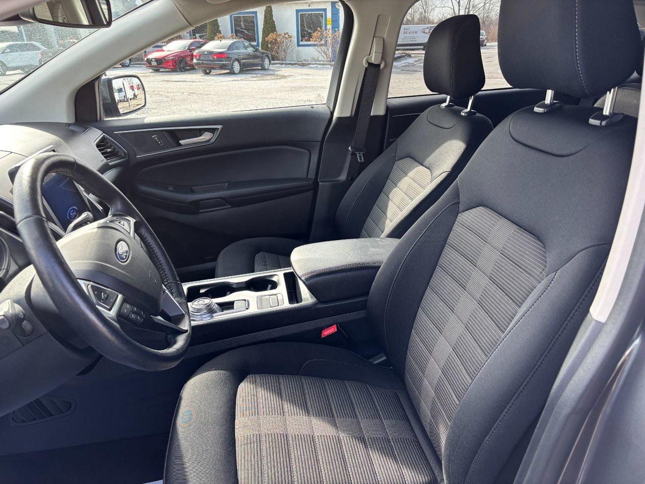 2022 Ford Edge SEL Photo